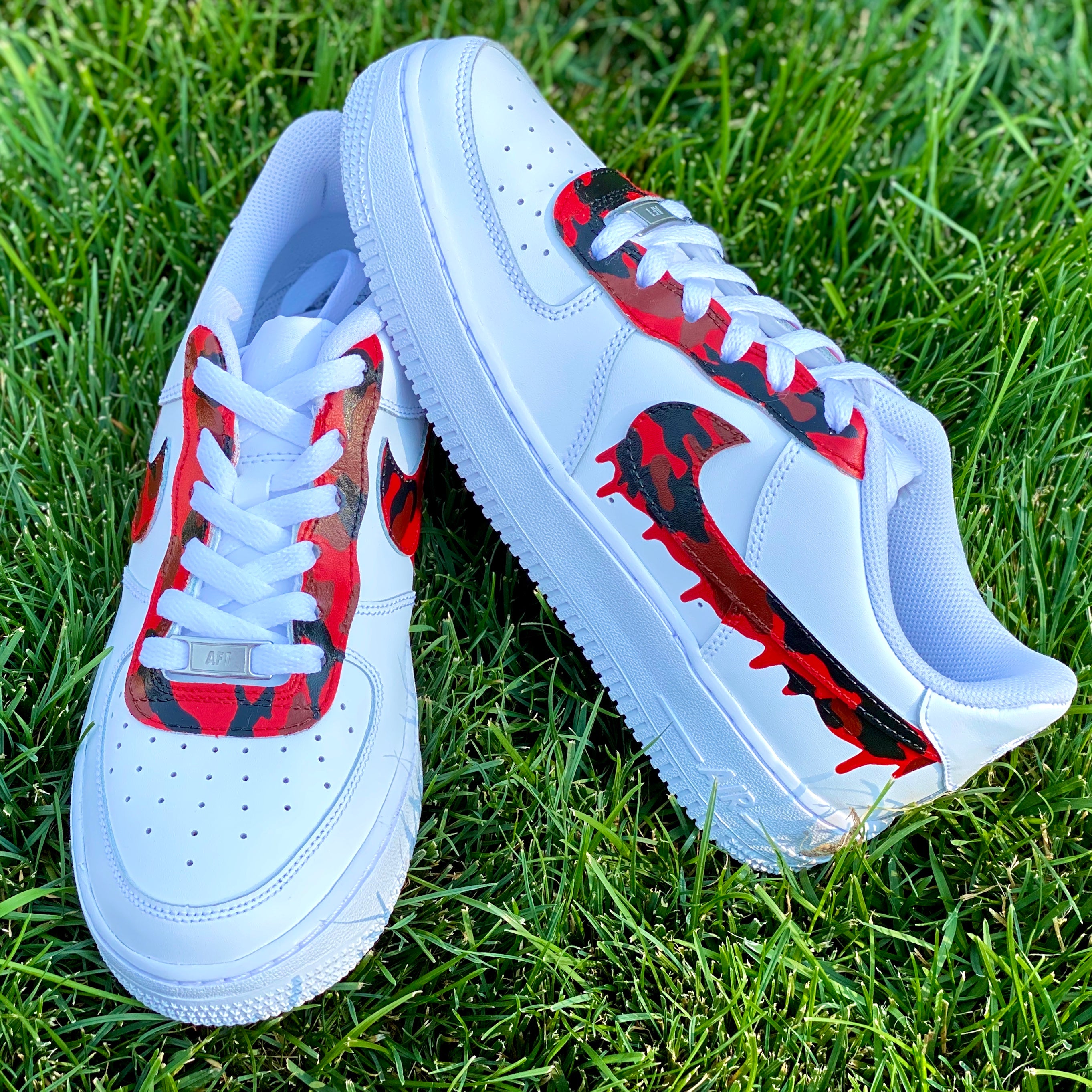 Hovedsagelig champion forestille Camo Red and Black Drip Custom Air Force 1 - Hand Painted AF1 - Custom –  Merakicks